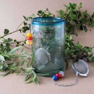 Boule à thé décorée de perles de verre filé à la main