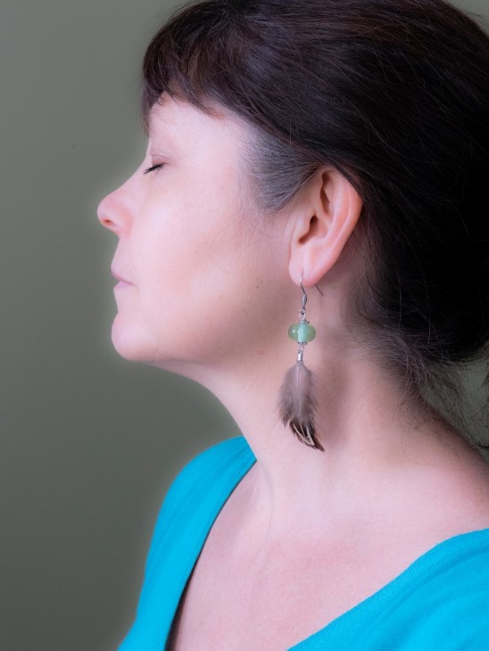 Boucles d'oreille Plumes Vert en perle de verre filé à la main et plumes