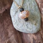 pendentif couleur ambre et œil de tigre